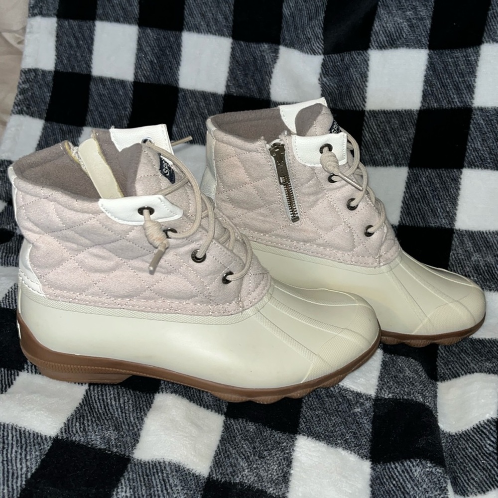 Sperry Duck Boot Ivory Quilted 8.5